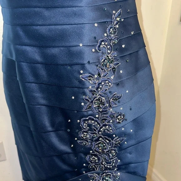 YSA MAKINO Elegant Navy Strapless Beaded Evening Gown Size 4/6 - Picture 6 of 16